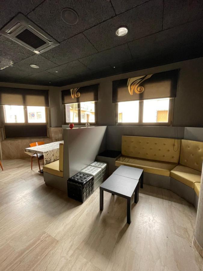 Hotel Sant Celoni Esterno foto