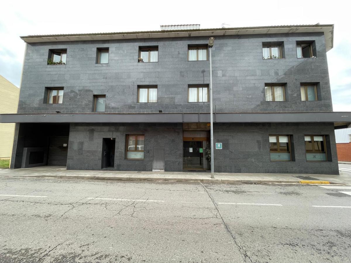 Hotel Sant Celoni Esterno foto