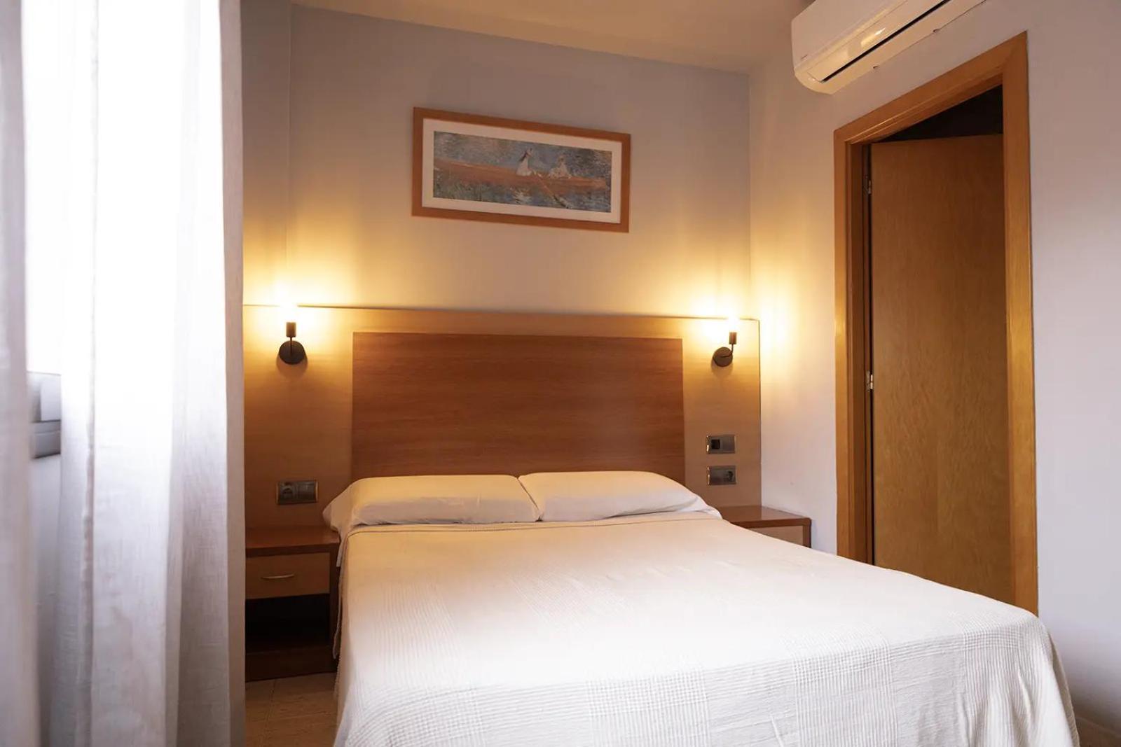 Hotel Sant Celoni Esterno foto