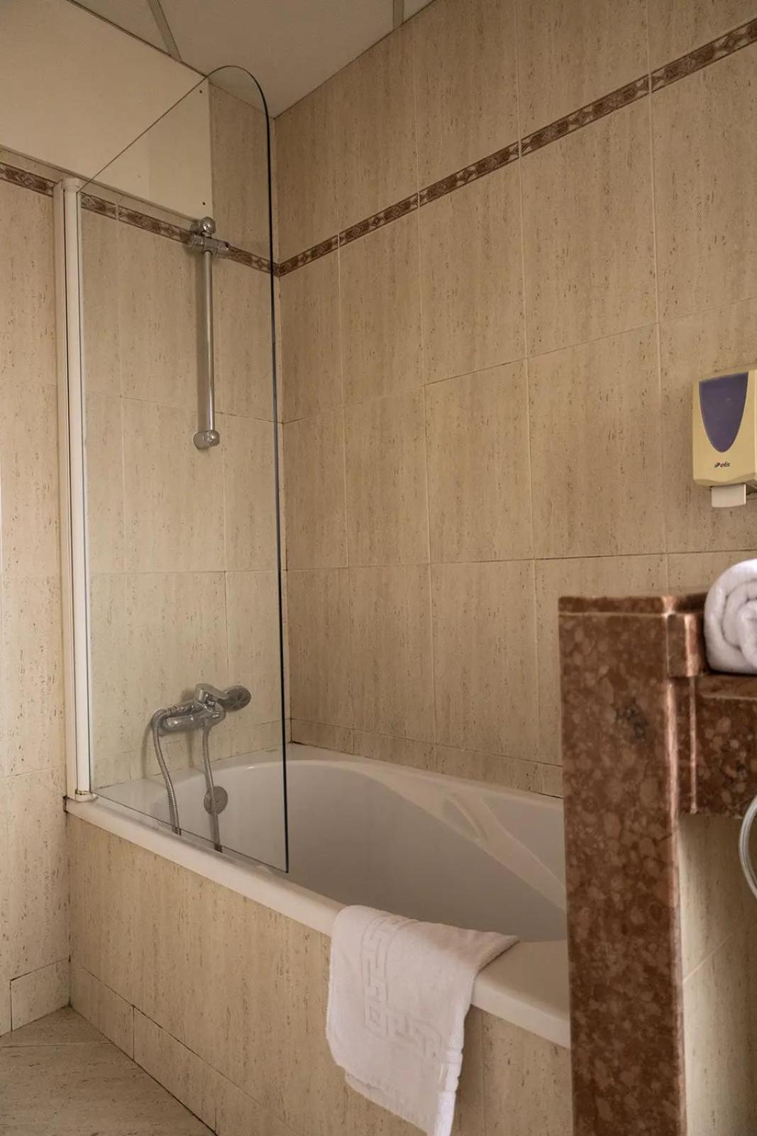 Hotel Sant Celoni Esterno foto